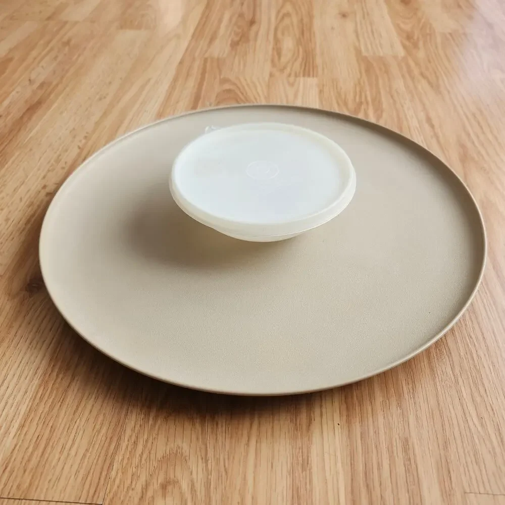 Vintage‎ Tupperware Dip N Serve 492-2 Beige Round Chip Veggie Tray Bowl Lid USA